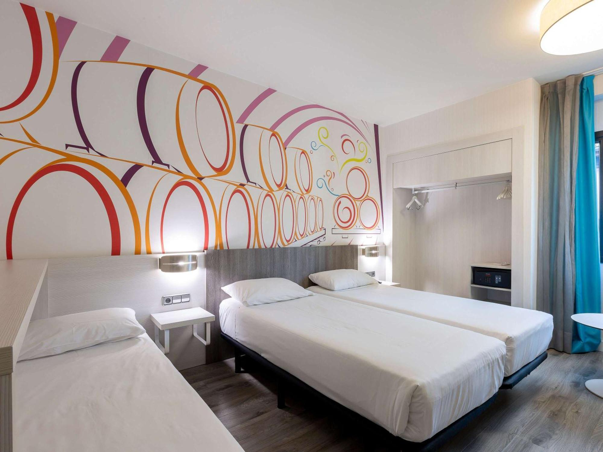 Hotel Ibis Styles Madrid Prado Exteriér fotografie